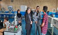 معاون آموزش سازمان آموزش فنی و حرفه ای کشور برای بازدید از کارگاههای مهارتی بخش دولتی و خصوصی به استان اصفهان سفر کرد.